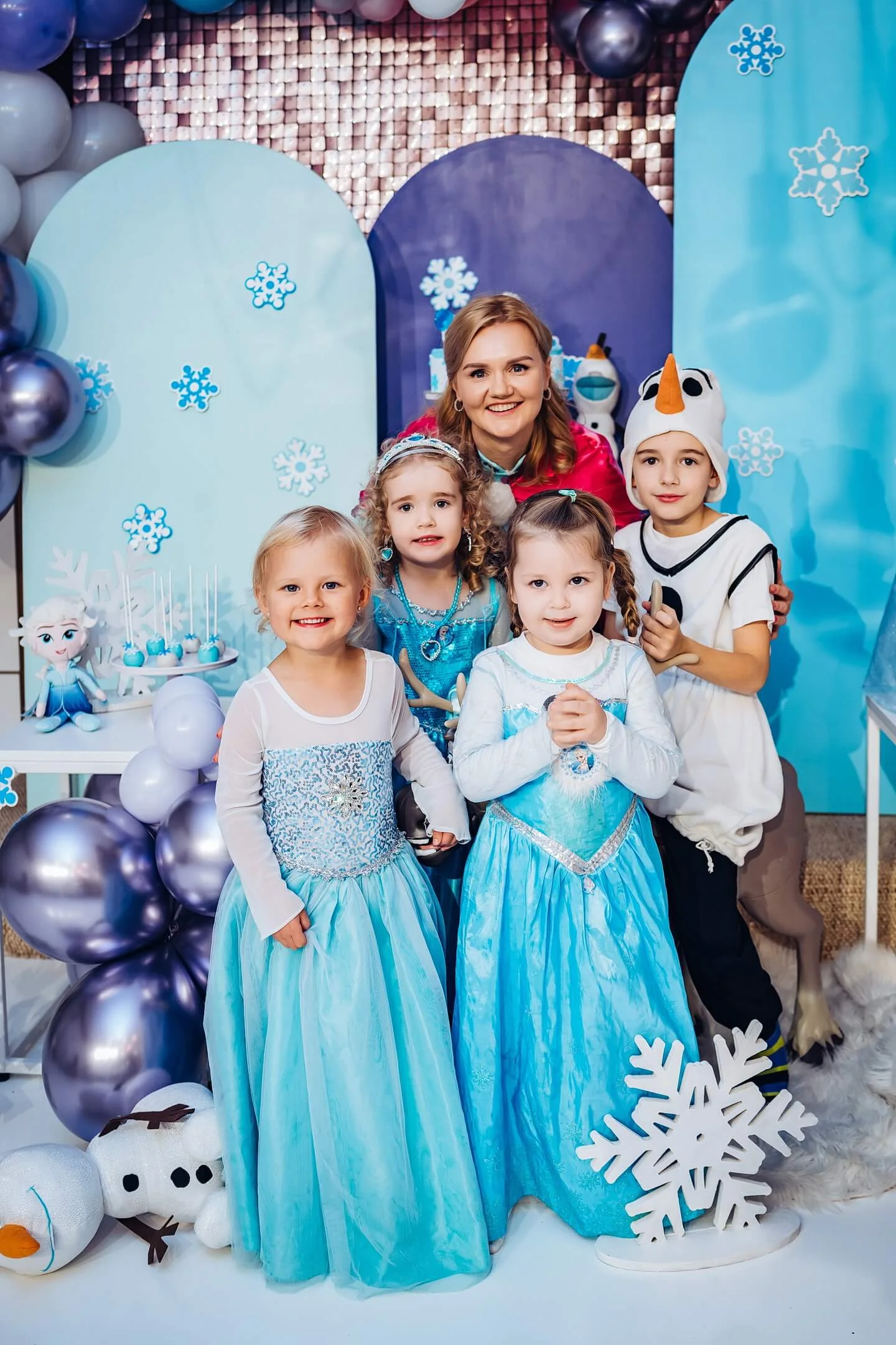 Linksma gimtadienio aplinka vaikų fotosesijai